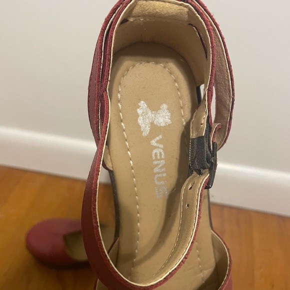 Venus Maryjane Clogs - Picture 3 of 4